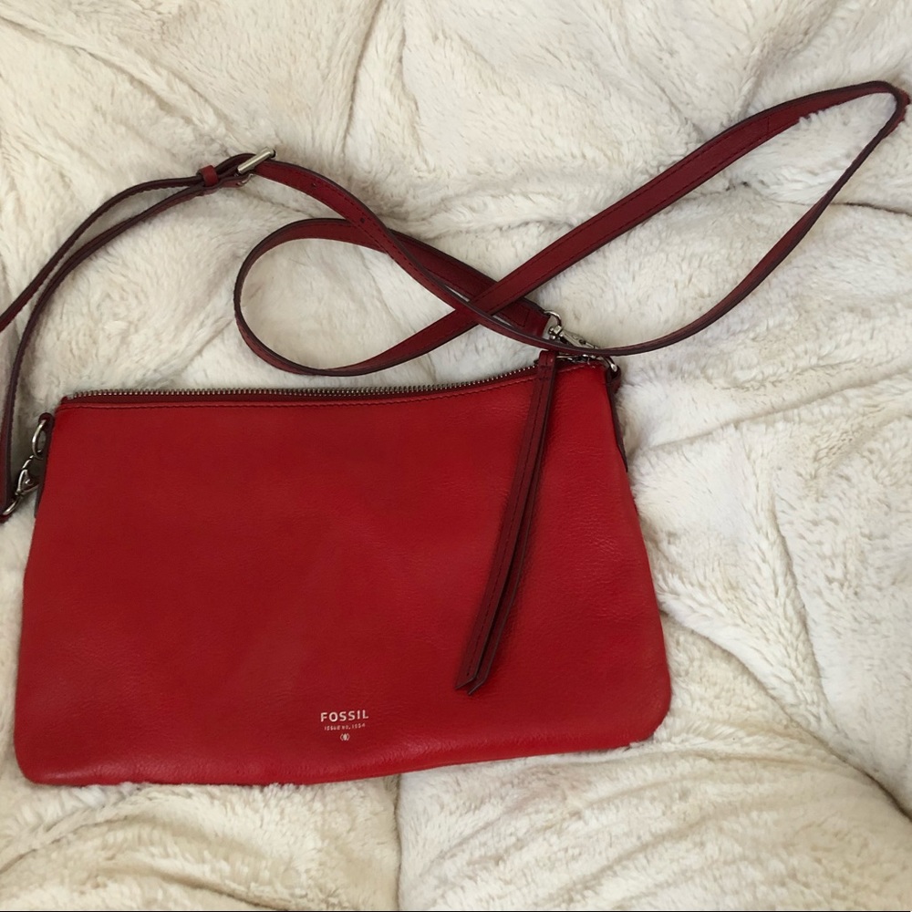 Red Fossil purse